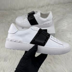 VLTN – ROCKSTUD UNTITLED CALFSKIN WITH