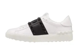VLTN – ROCKSTUD UNTITLED CALFSKIN WITH